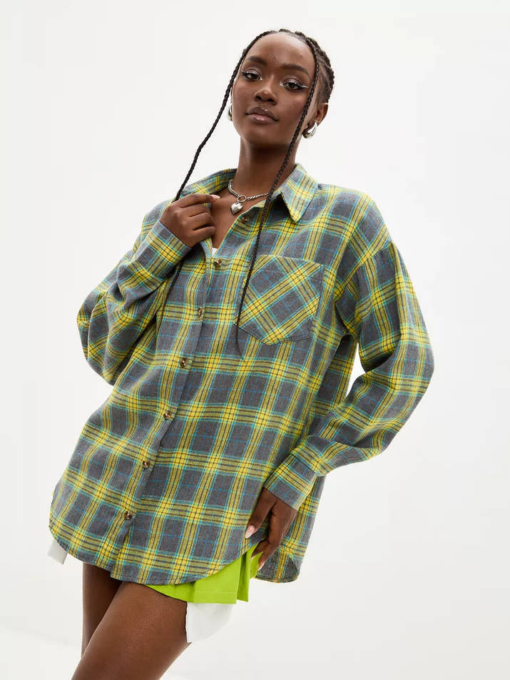 Vintage Oversized Plaid Shirt for Women – Long Sleeve Button Down Top